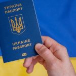Скільки коштує закордонний паспорт: актуальні ціни та строки оформлення