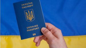Скільки коштує закордонний паспорт